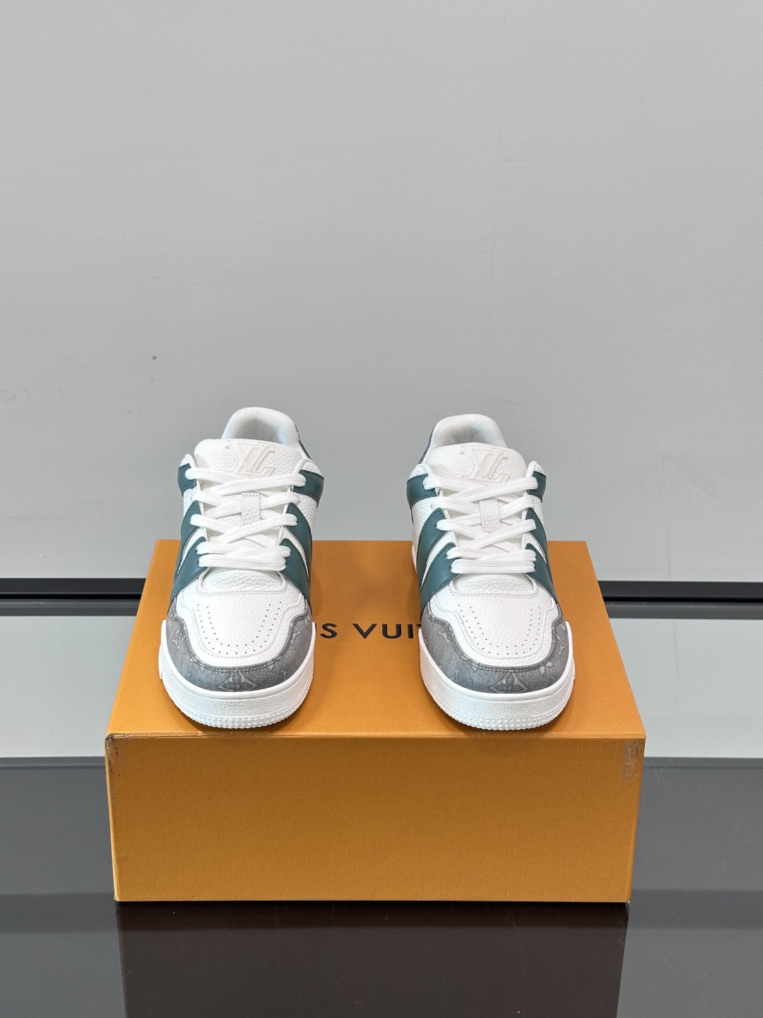 LV 루이비통 트레이너(Trainer) 스니커즈 신발