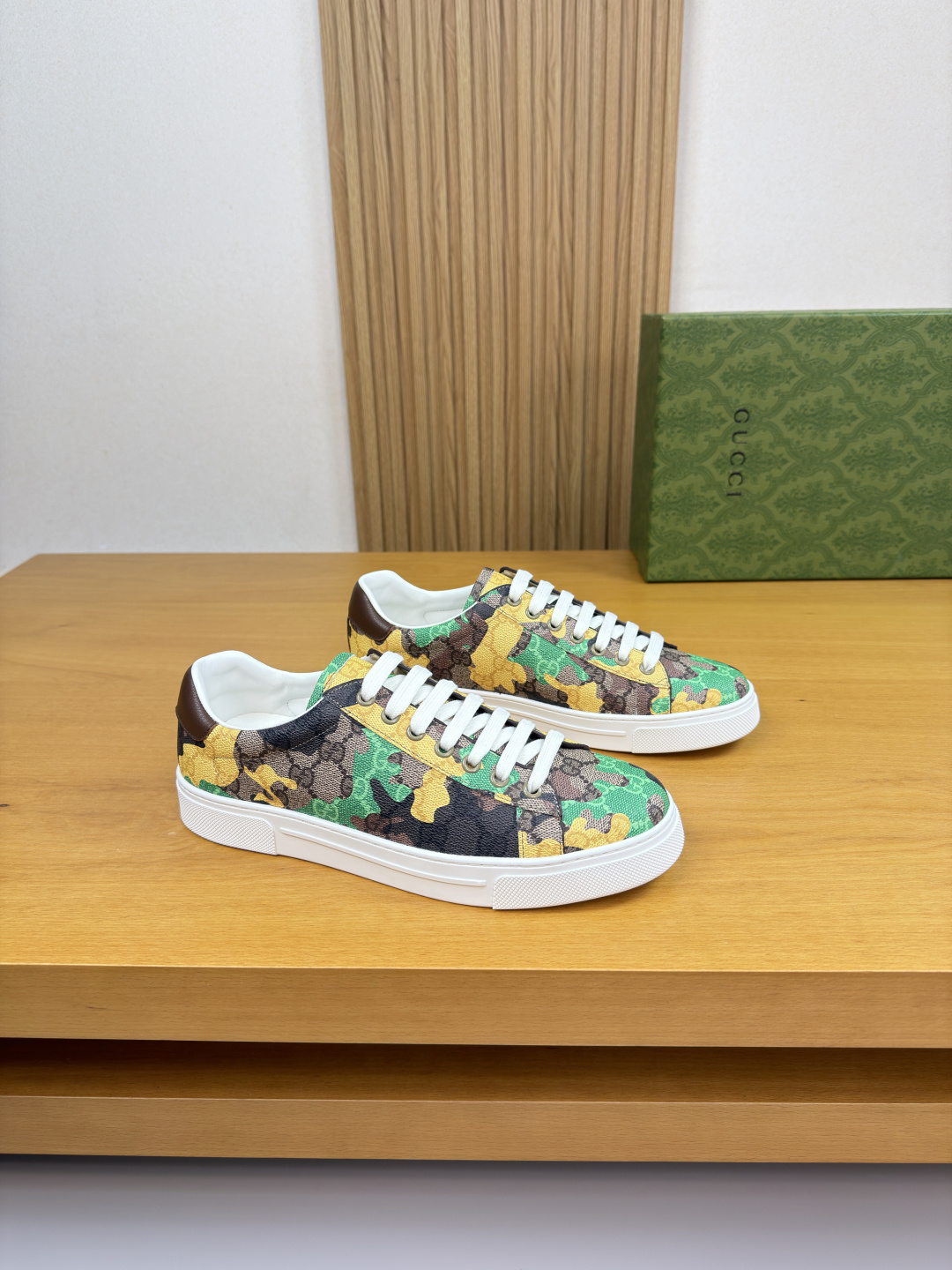 GUCCI 구찌 커플 모노그램 스니커즈 신발