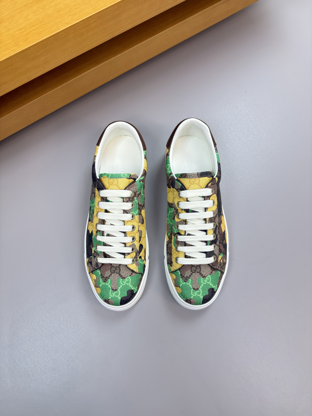 GUCCI 구찌 커플 모노그램 스니커즈 신발