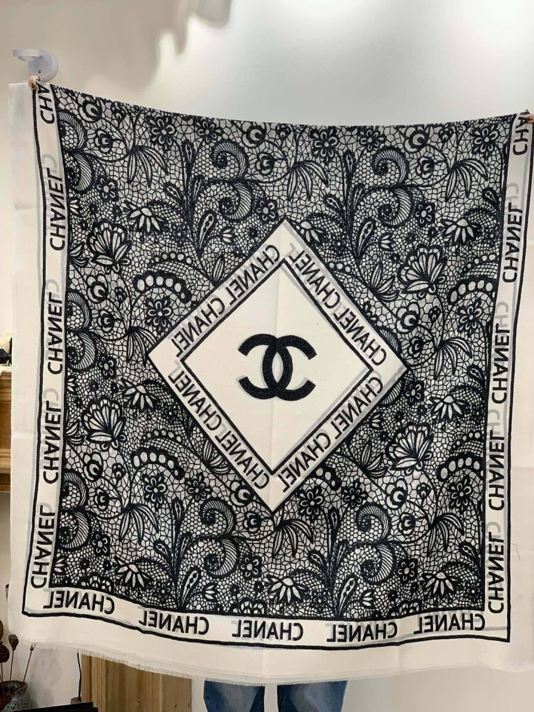 샤넬(CHANEL) 실버 포인트 롱 머플러 목도리 스카프