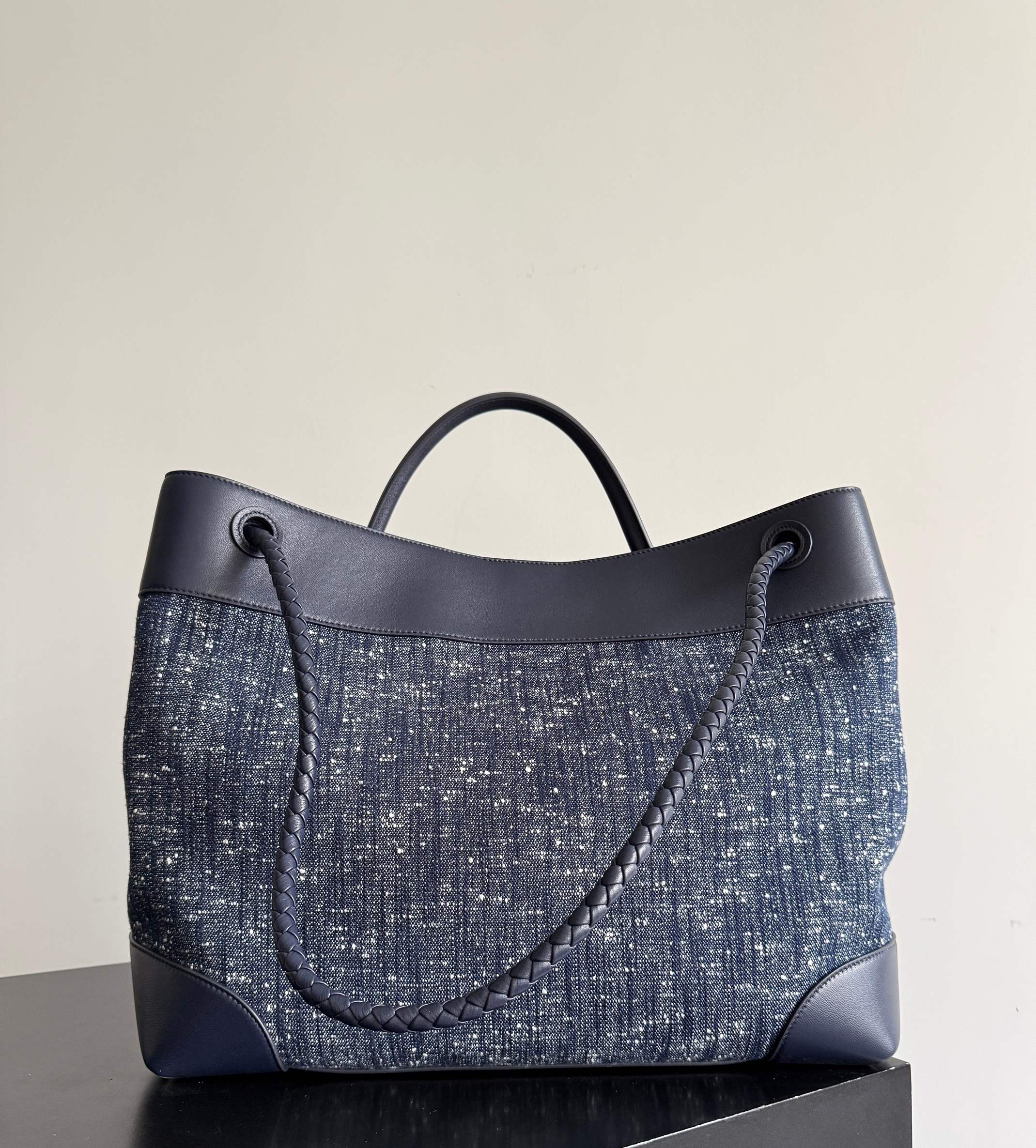 Bottega Veneta BV 보테가 베네타 안디아모(Andiamo) 데님 믹스 가방 - 대형 라지