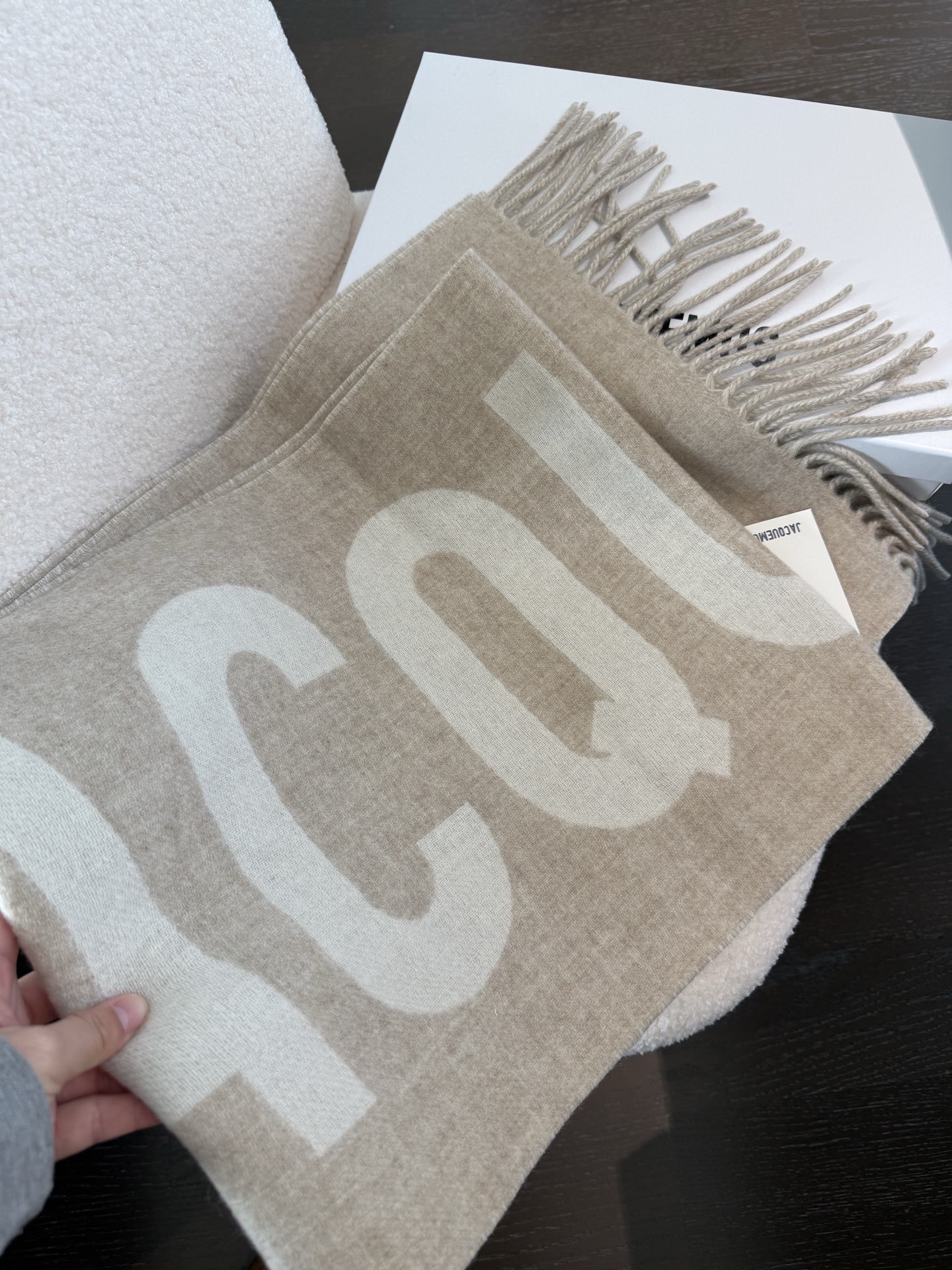 자크뮈스(JACQUEMUS) 더블 페이스 캐시미어 머플러 목도리 스카프