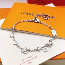 루이비통(LV) 실버 스퀘어 팔찌 악세사리