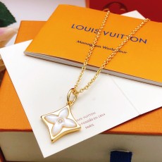 루이비통(LV) 다이아 쉐입 목걸이 악세사리