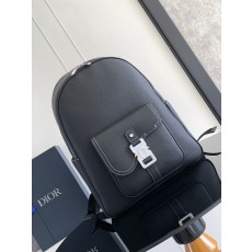 Dior CD 디올 새들(Saddle) 지퍼 백팩 - 블랙 그레인 레더 가방