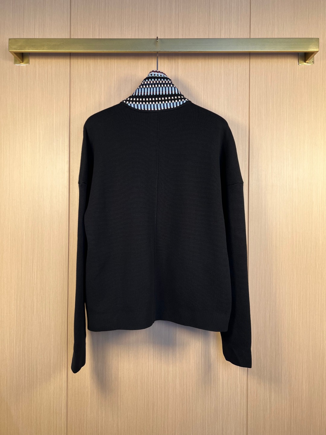 루이비통(LV) 컬러 체크 칼라 니트 재킷 의류