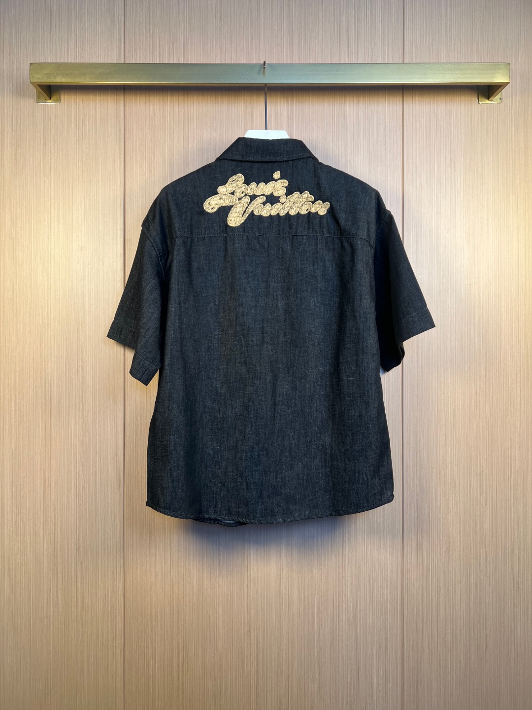 루이비통(LV) 라피아 자수 포인트 반소매 데님 셔츠 의류