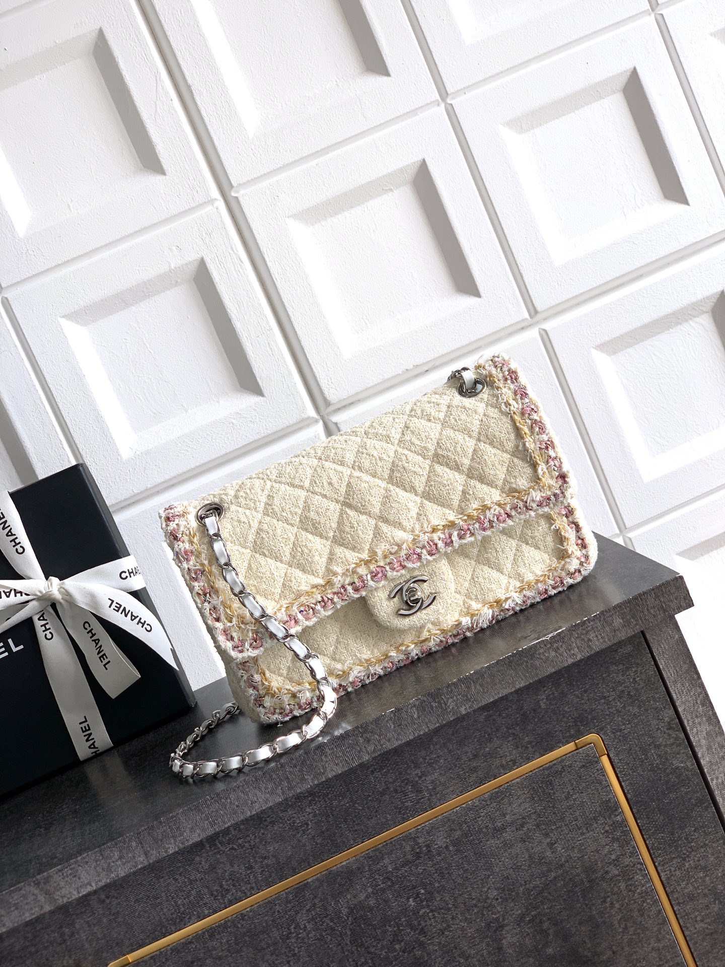 CHANEL 샤넬 25K 신상 트위드 핸들 백 숄더백 가방 25.5cm