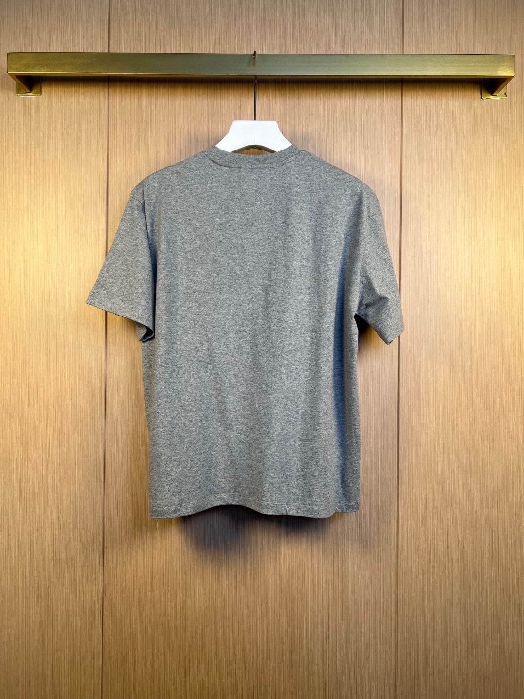 미우미우(MIU MIU) 클래식 레터 로고 자수 반소매 티셔츠 의류