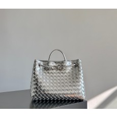 Bottega Veneta BV 보테가 베네타 안디아모(Andiamo) 토트백 숄더백 가방 미디움