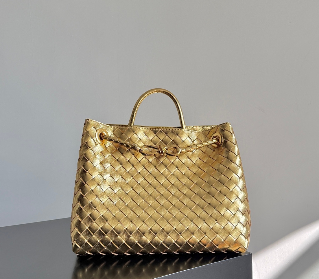 Bottega Veneta BV 보테가 베네타 안디아모(Andiamo) 토트백 숄더백 가방 미디움