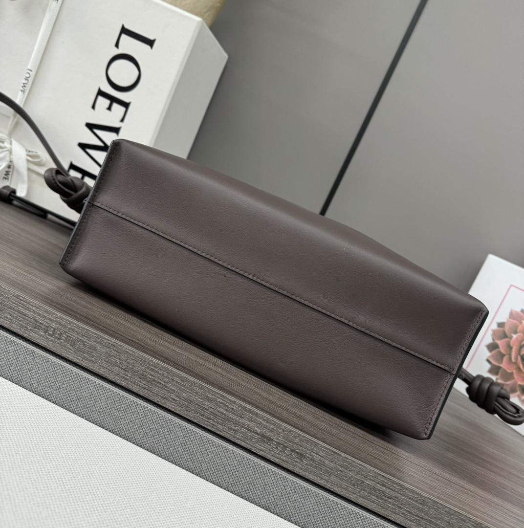 Loewe 로에베 신형 나파 카프스킨 플라멩코 퍼스 숄더백 가방 - 미디엄