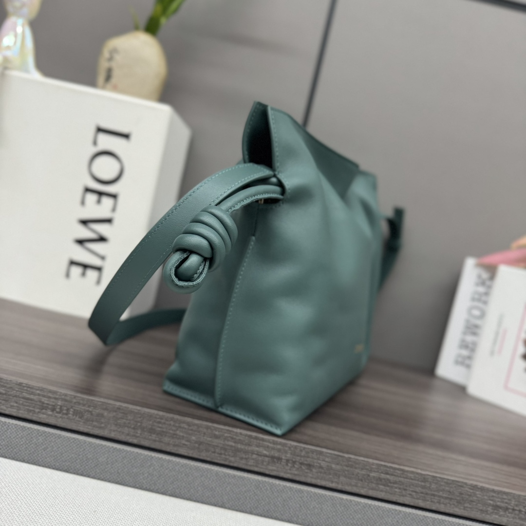 Loewe 로에베 신형 나파 카프스킨 플라멩코 퍼스 숄더백 가방 - 미디엄