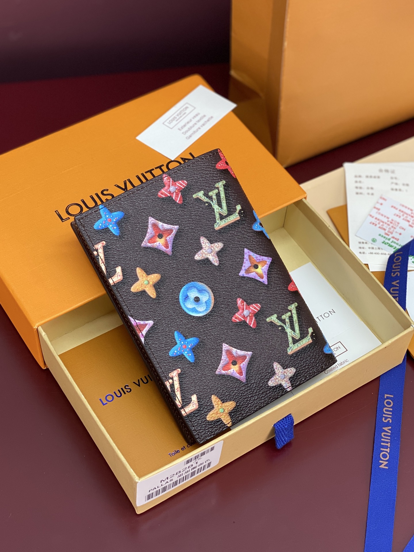 LOUIS VUITTON LV 루이비통 여권 커버 '모노그램 도넛' 브라운 (M28281) 지갑