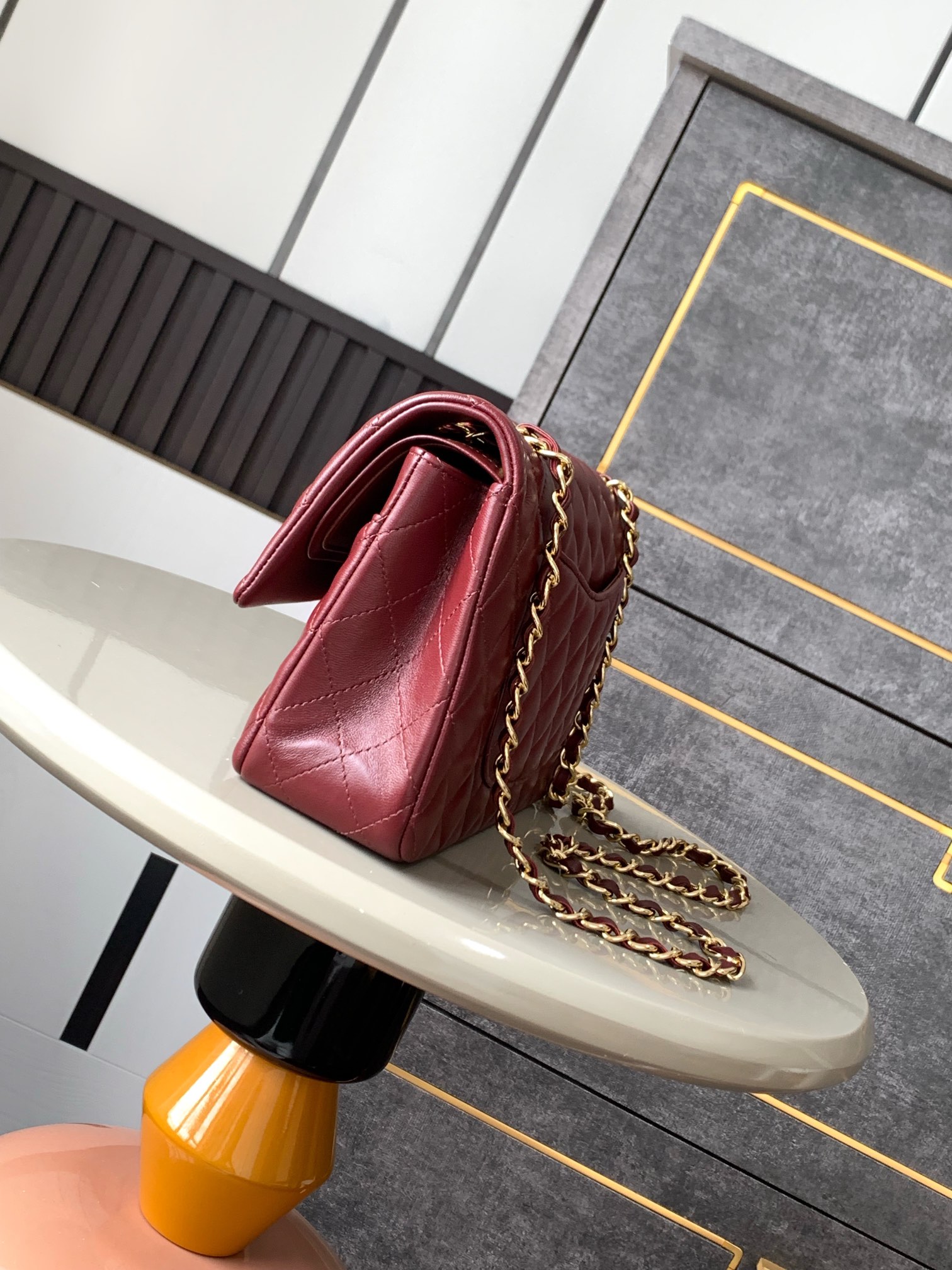 Chanel 샤넬 2.55 클래식 플랩백 (CF) 숄더백 가방 - 버건디 미디움