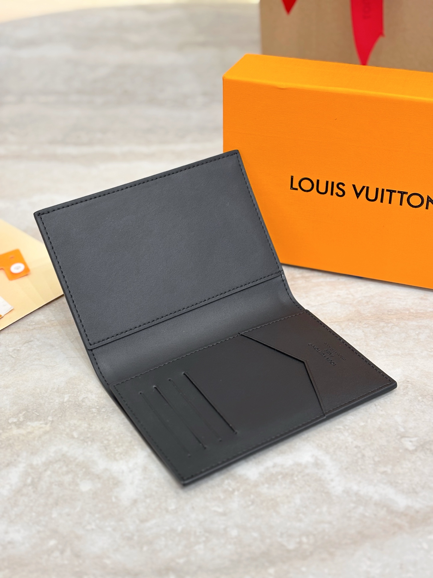 Louis Vuitton LV 루이비통 여권 케이스 커버 지갑 M26774