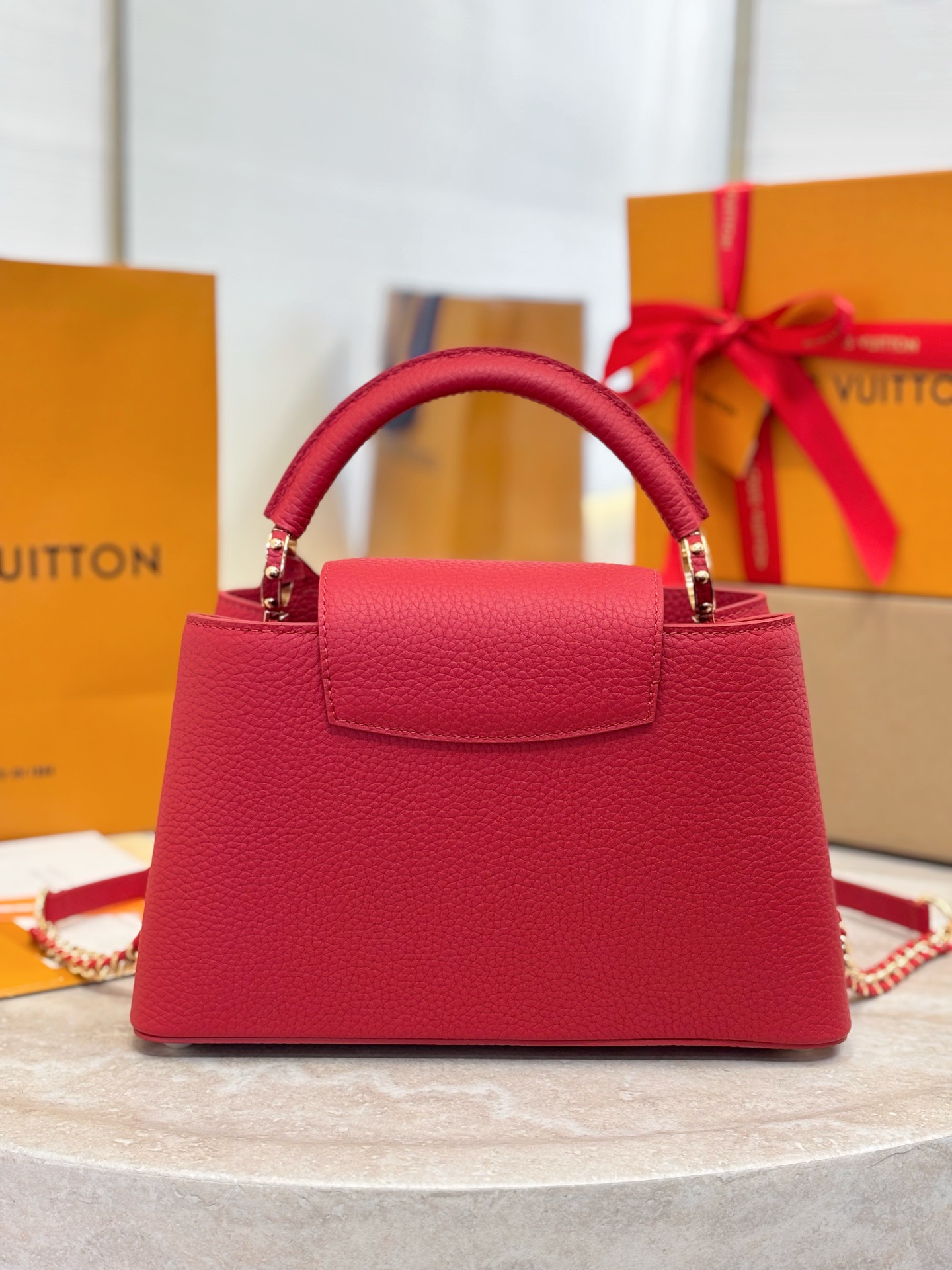 LV 루이비통 카퓌신 CAPUCINES East-West BB 레드 (M27300) 29cm