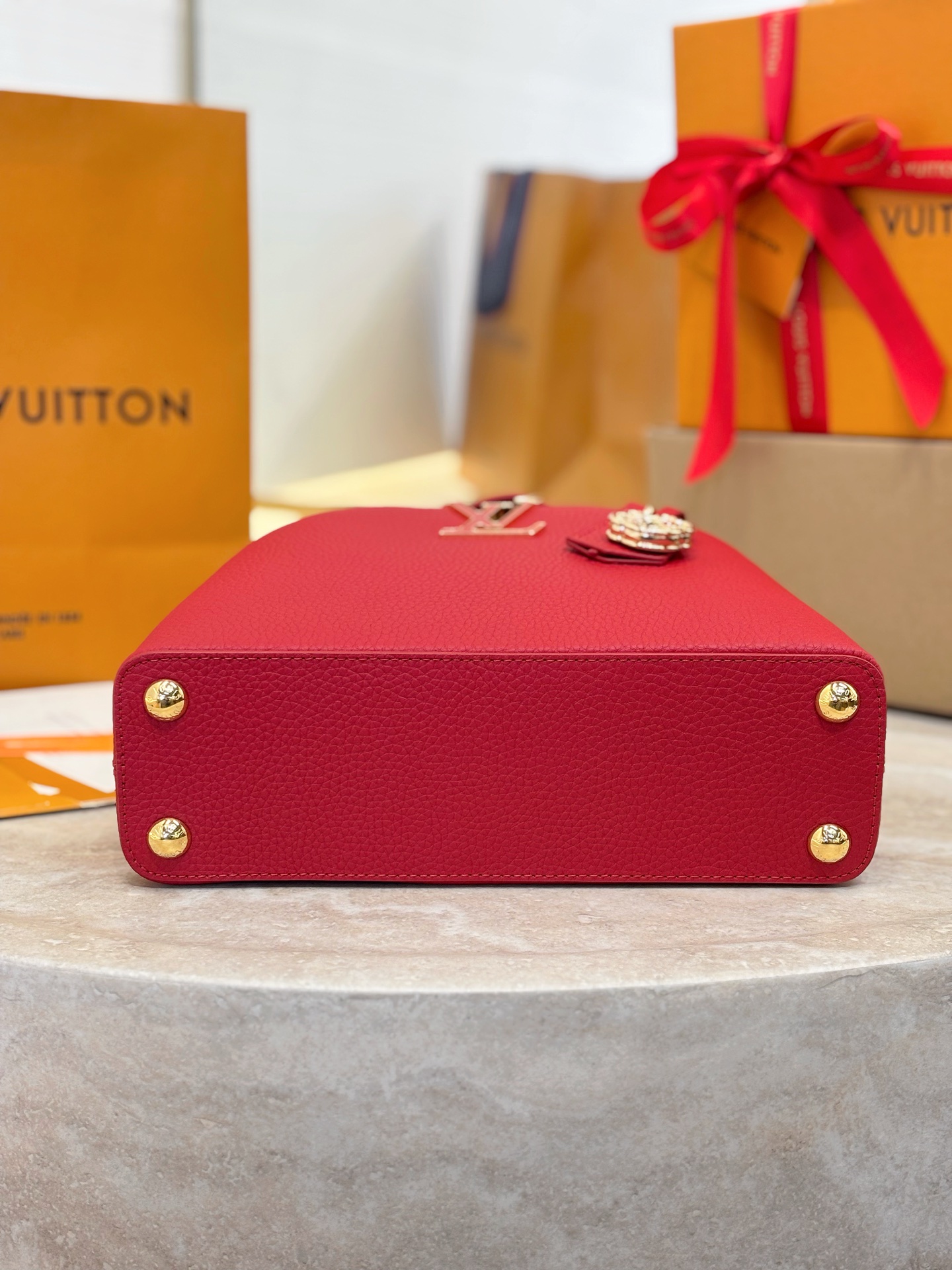 LV 루이비통 카퓌신 CAPUCINES East-West BB 레드 (M27300) 29cm