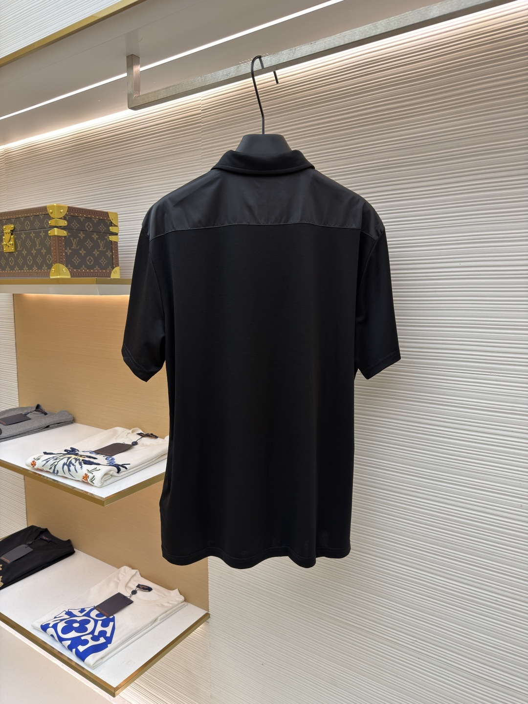 프라다(PRADA) 포켓 폴로 셔츠 의류