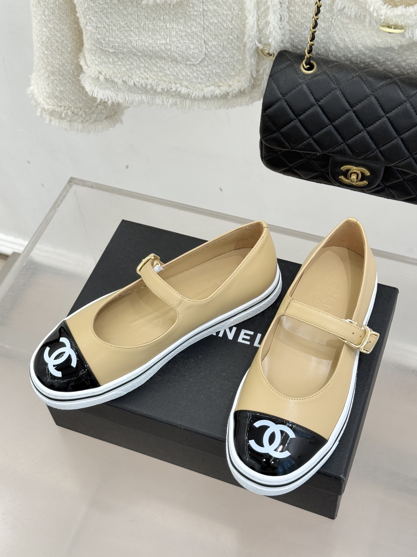 샤넬(CHANEL) 배색 플랫폼 메리제인 슈즈 신발