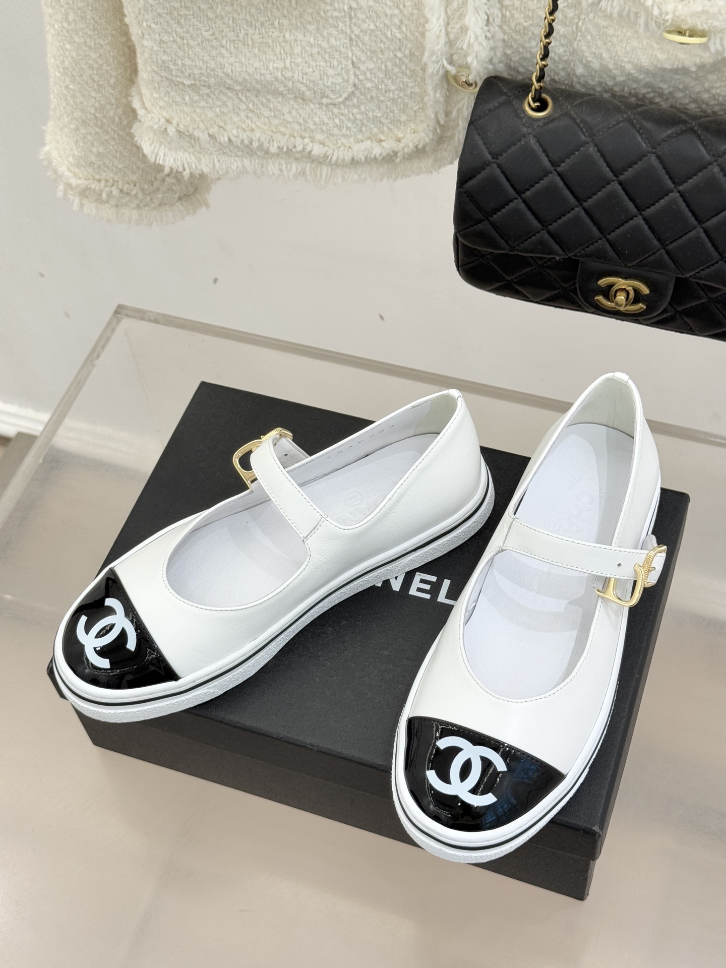 샤넬(CHANEL) 배색 플랫폼 메리제인 슈즈 신발