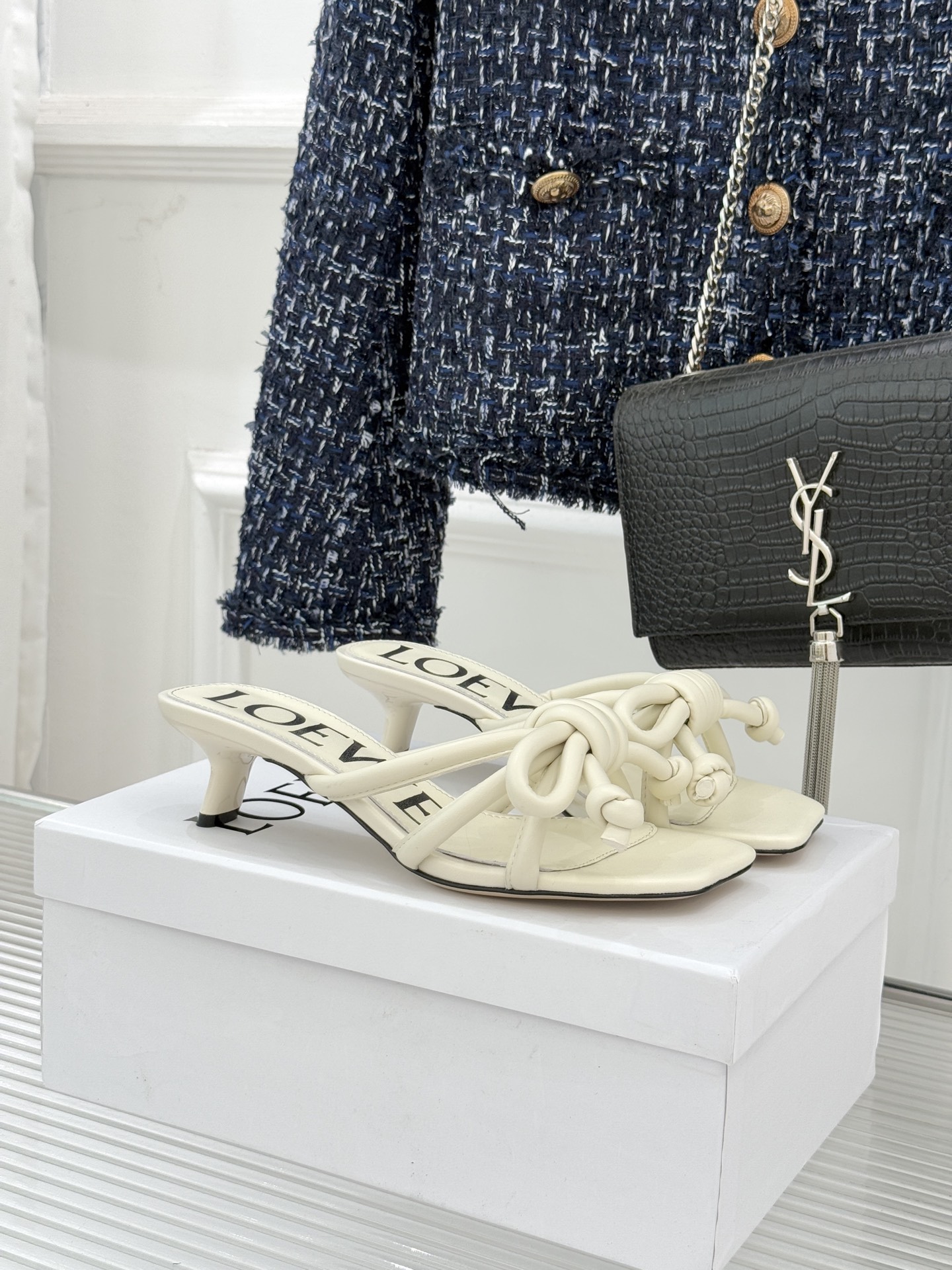 로에베(LOEWE) 리본 캣힐 슬리퍼 신발