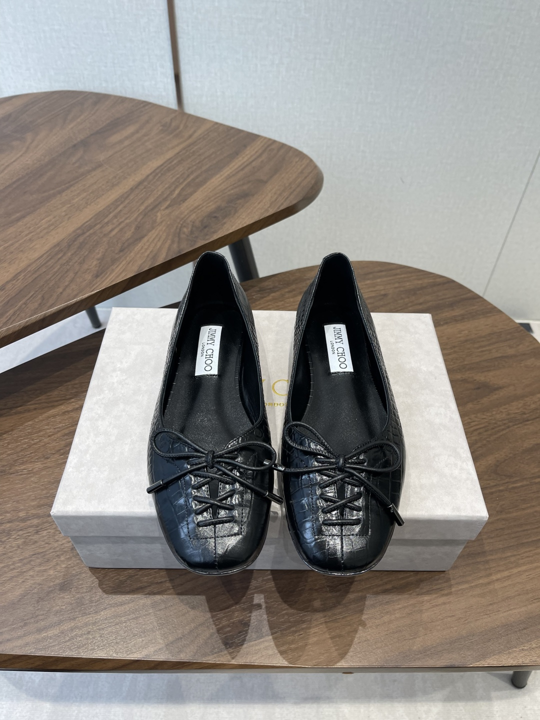 지미추(Jimmy Choo) 리본 플랫 슈즈 신발