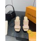 루이비통(LV) 엠보싱 로고 하이힐 뮬 슬리퍼 신발