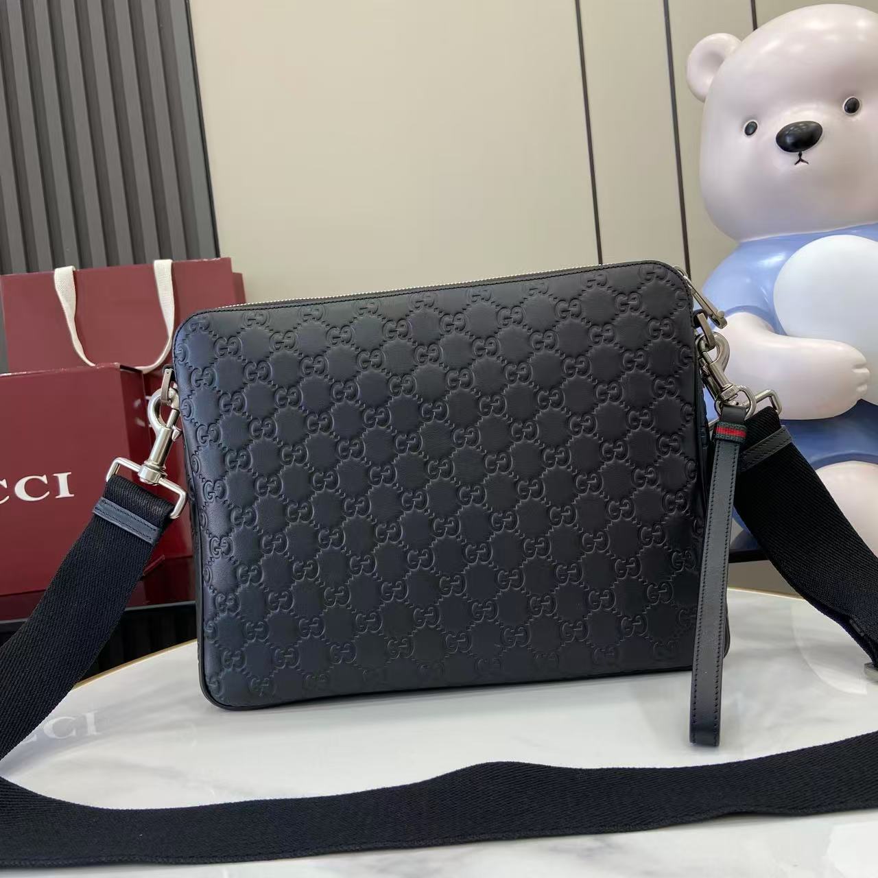 GUCCI 구찌 GG 엠블럼 블랙 엠보싱 서류 & 크로스백 가방(850214)