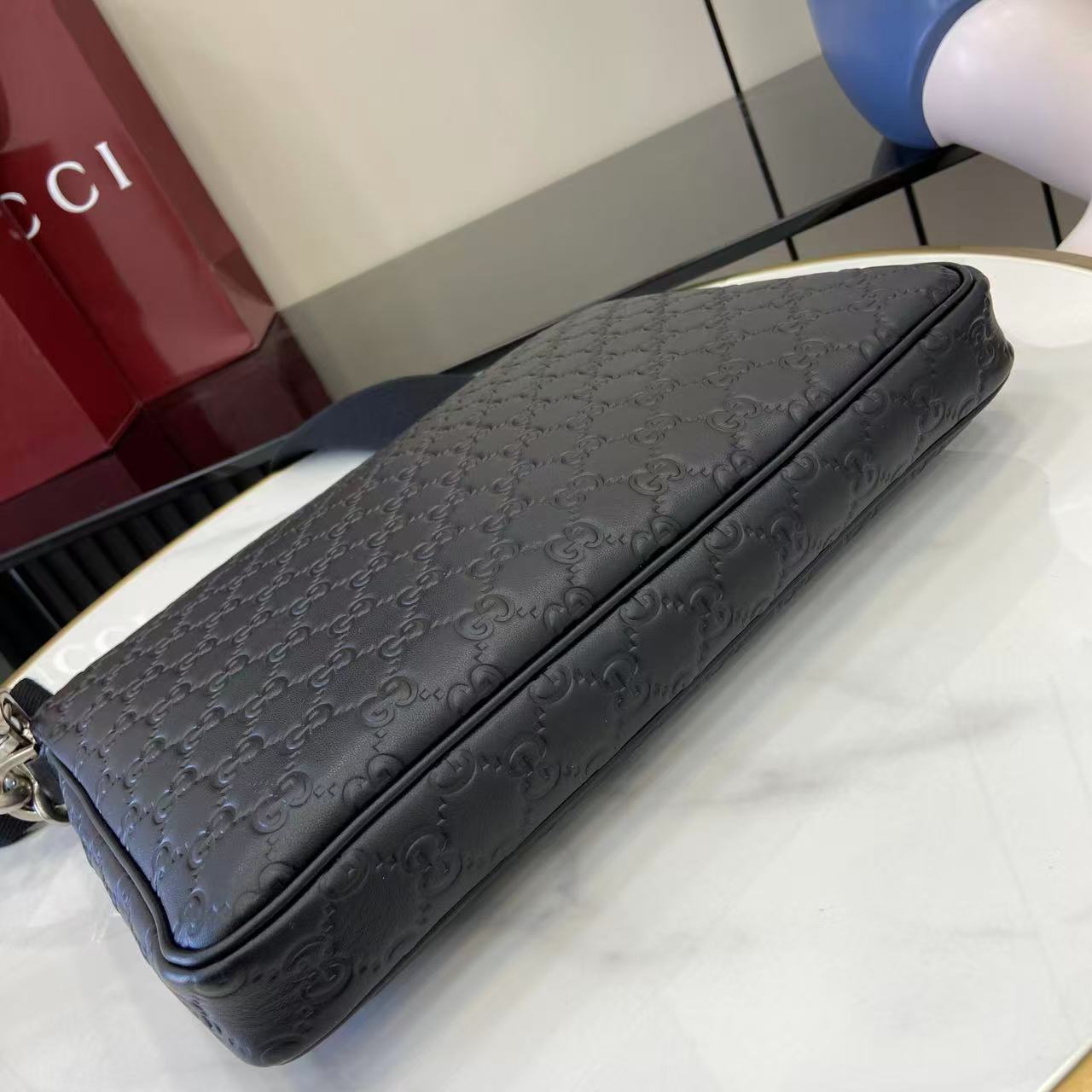 GUCCI 구찌 GG 엠블럼 블랙 엠보싱 서류 & 크로스백 가방(850214)