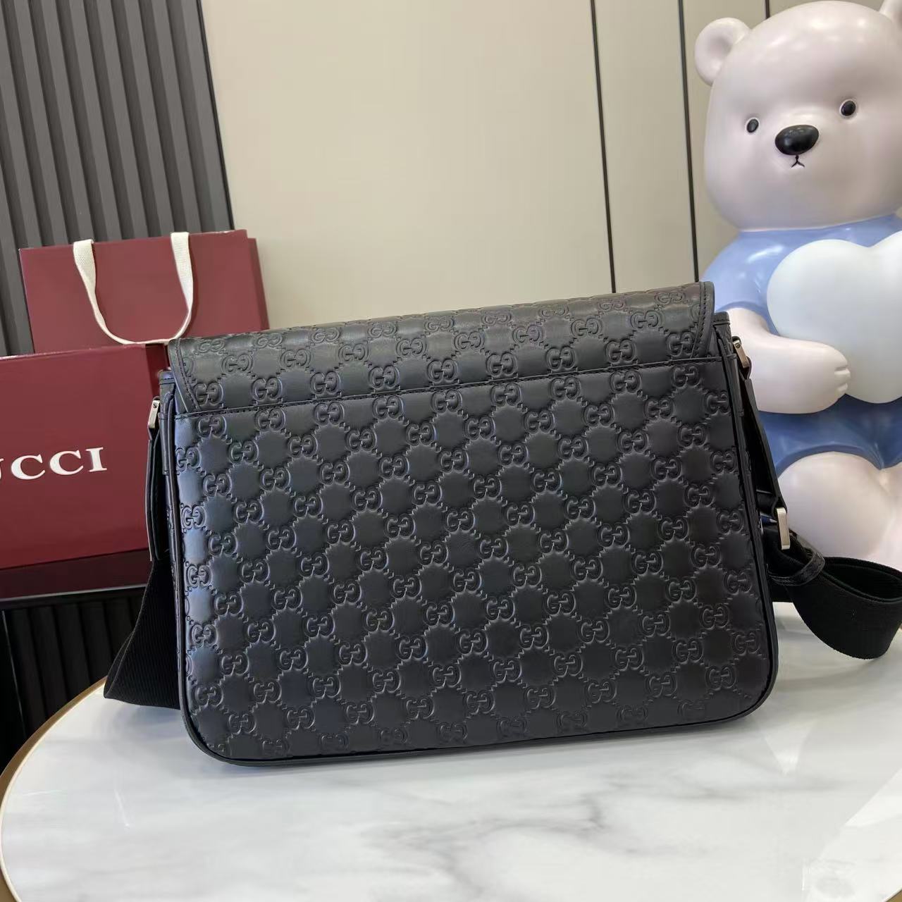 GUCCI 구찌 GG 엠블럼 블랙 엠보싱 메신저 백 크로스백 플랩백 가방 (850235)