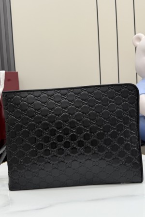 GUCCI 구찌 GG 엠블럼 블랙 엠보싱 클러치 가방 라지(850224)