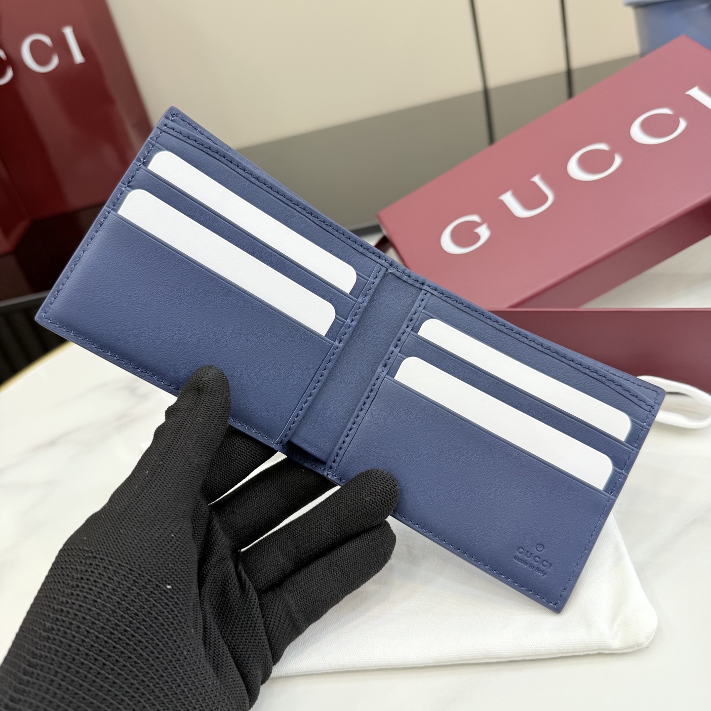 GUCCI 구찌 GG 수프림 인터로킹 G & 홀스빗 프린트 반지갑 지갑 (853434)