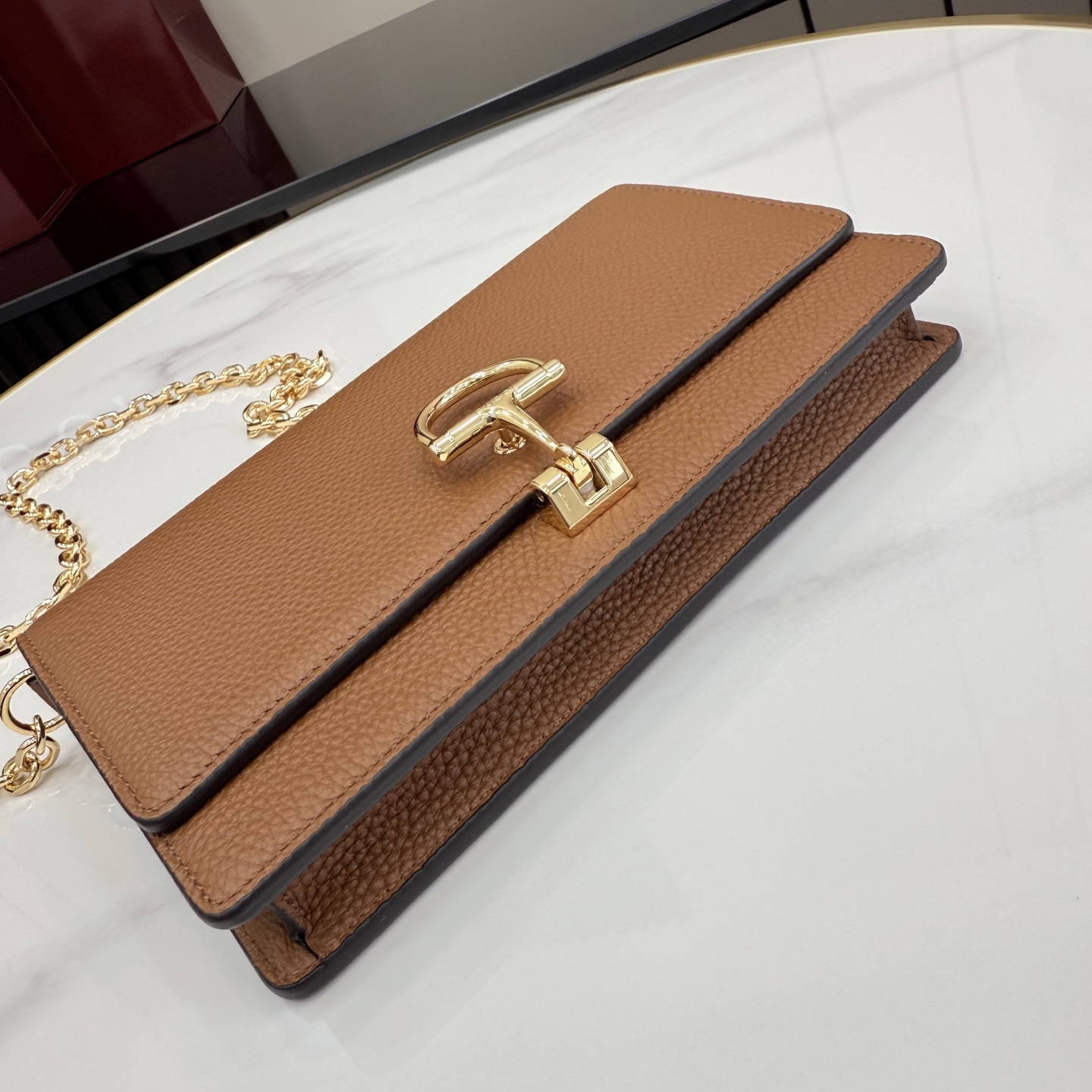 GUCCI 구찌 하프 홀스빗 레더 체인 지갑 월렛 (WOC) - 브라운 (855654)