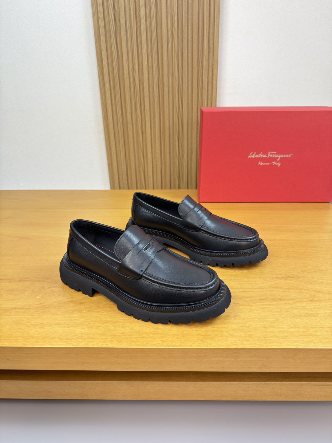 Ferragamo 페라가모 나파 레더 드레스 슈즈 로퍼 구두 신발