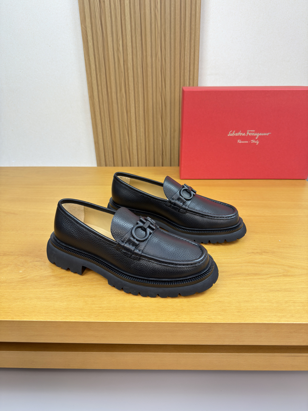 Ferragamo 페라가모 카이벤쥬 레더 드레스 슈즈 로퍼 구두 신발