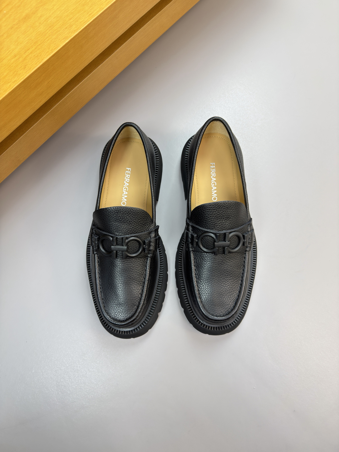 Ferragamo 페라가모 카이벤쥬 레더 드레스 슈즈 로퍼 구두 신발