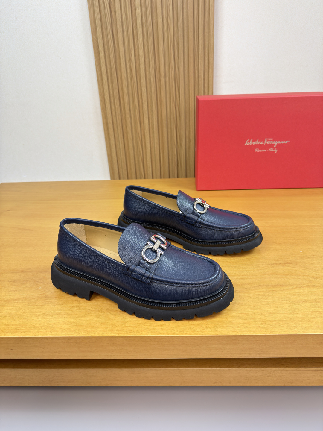 Ferragamo 페라가모 카이벤쥬 레더 드레스 슈즈 로퍼 구두 신발