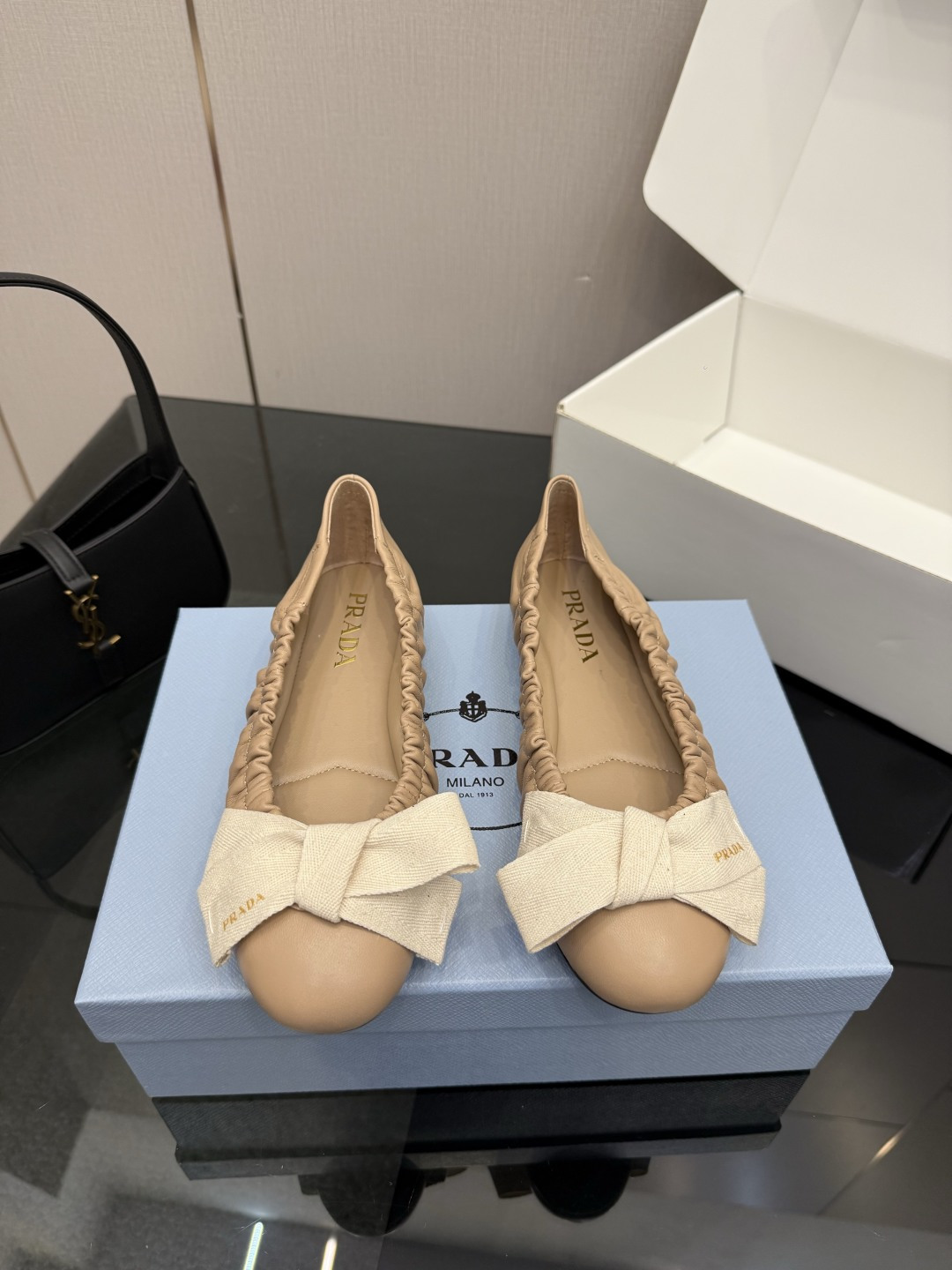 프라다(PRADA) 메리제인 슈즈 신발