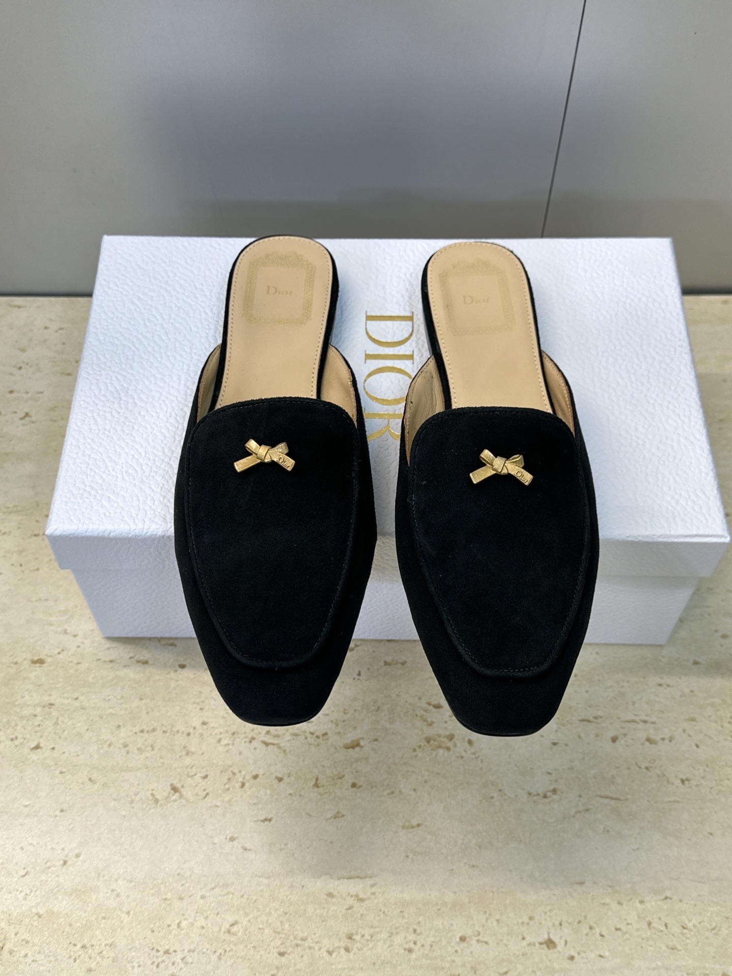 디올(DIOR) 베이비 보우 젤리 컬러 뮬 신발