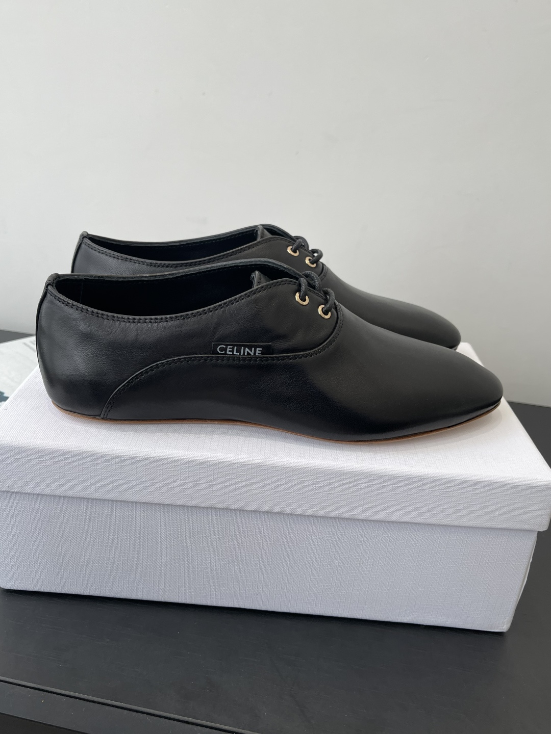 셀린느(Celine) 프렌치 레이스업 로퍼 신발