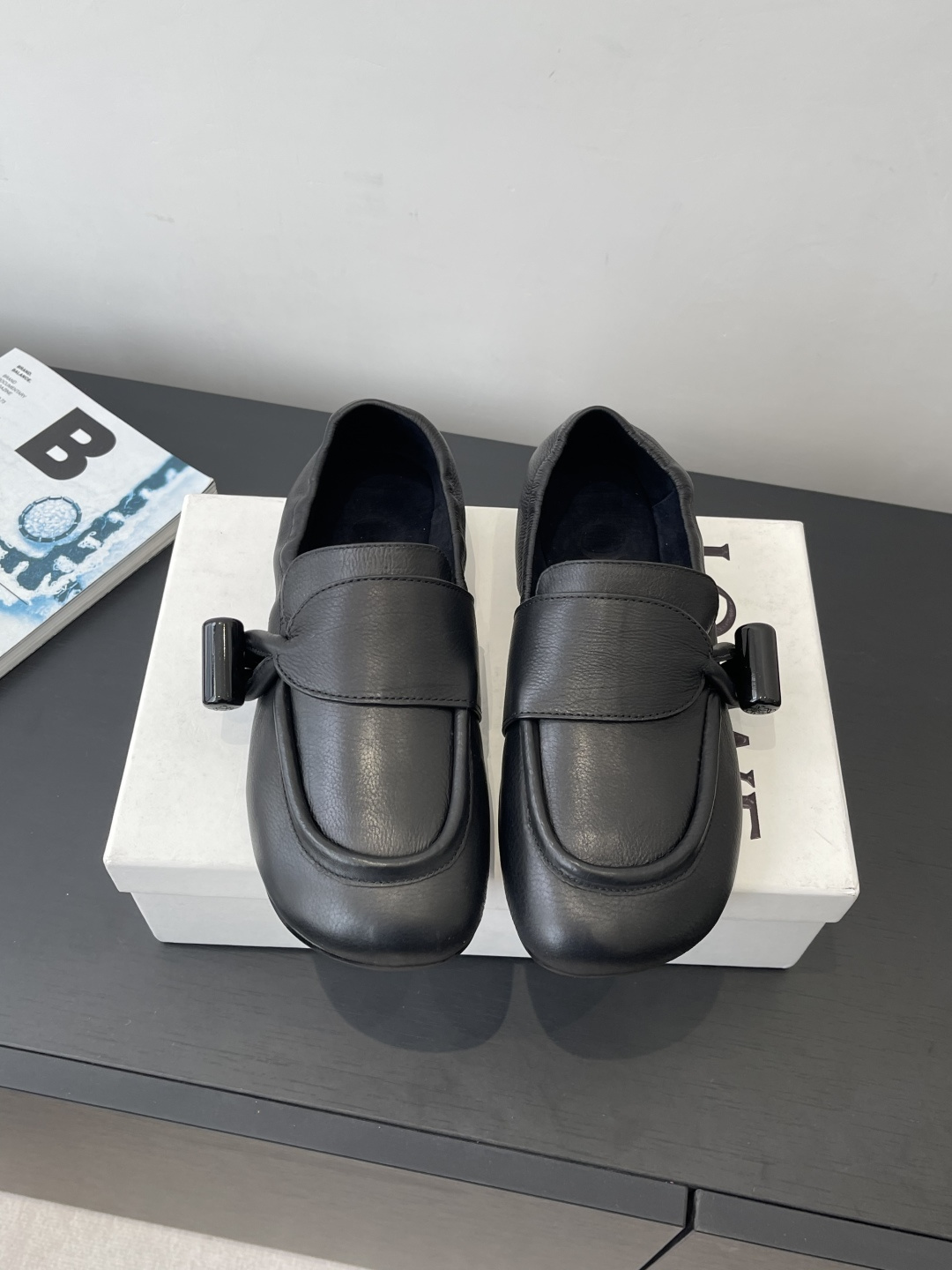 로에베(LOEWE) 빈티지 플랫 로퍼 슬립온 신발