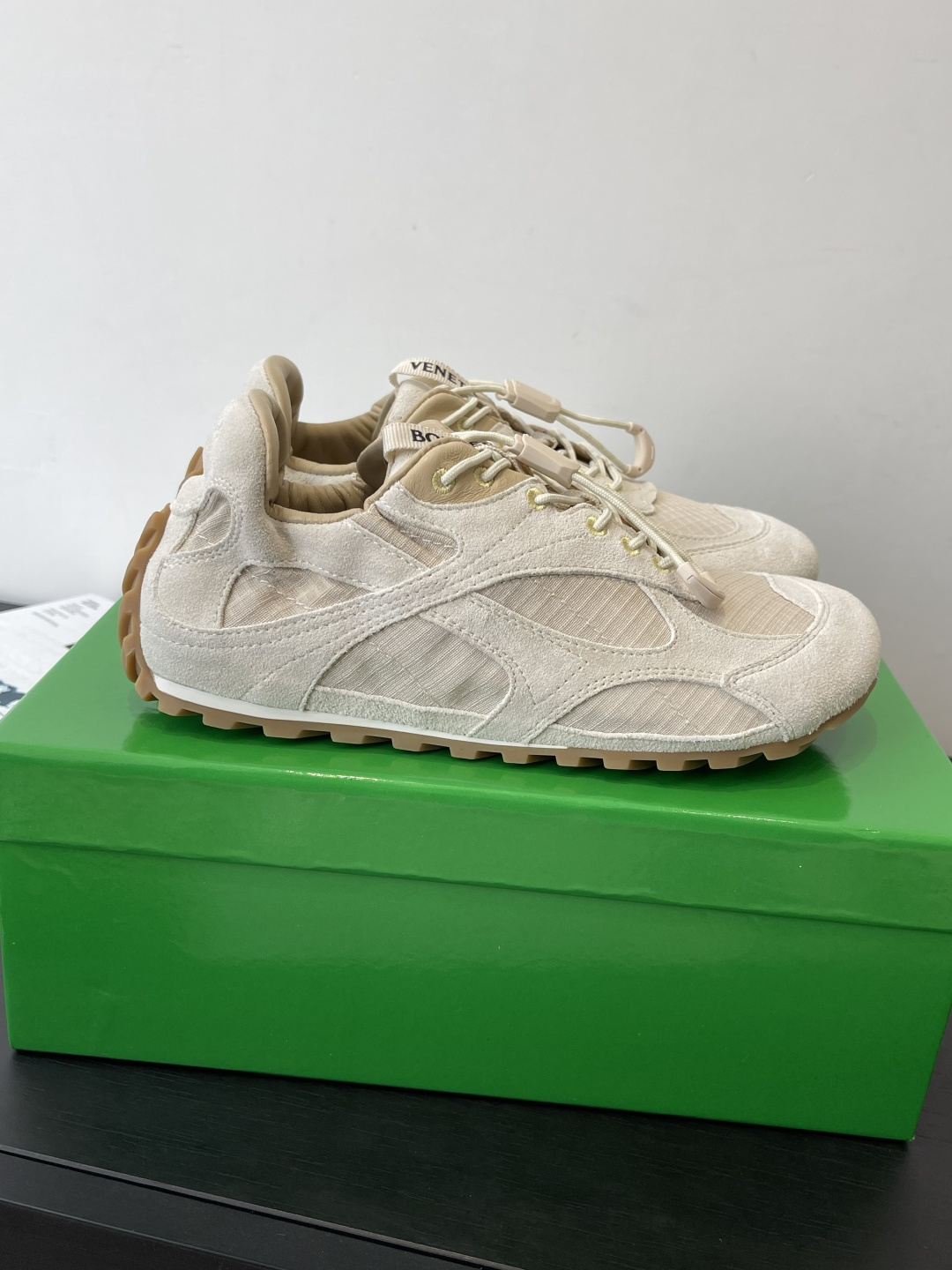 보테가 베네타(Bottega Veneta) 독일군 스니커즈 신발