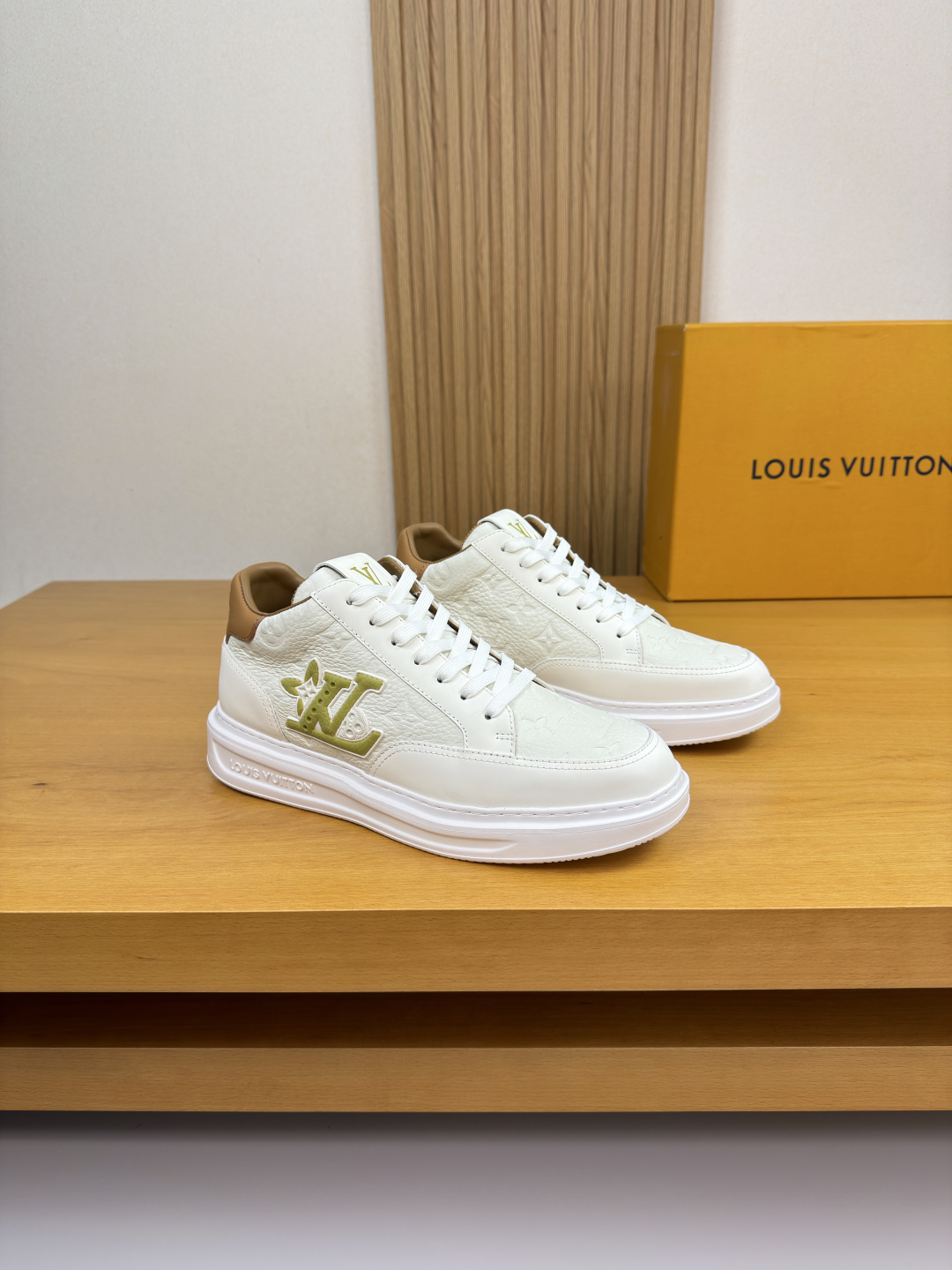 Louis Vuitton LV 루이비통 나파 레더 캐주얼 스니커즈 신발