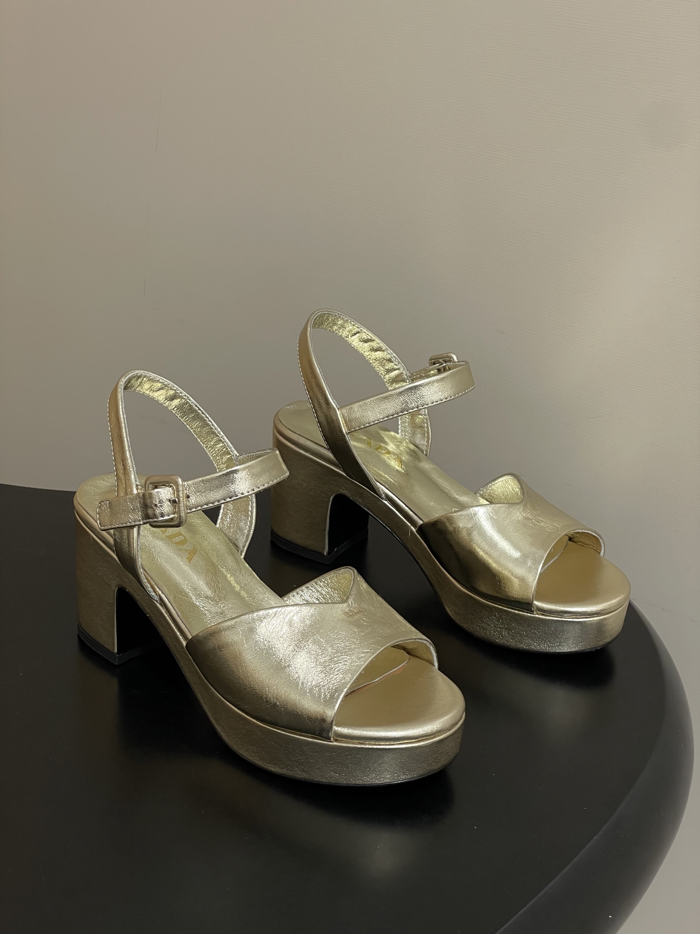 Prada 프라다 26Aw 런웨이 컬렉션 오픈토 플랫폼 구두 샌들 신발