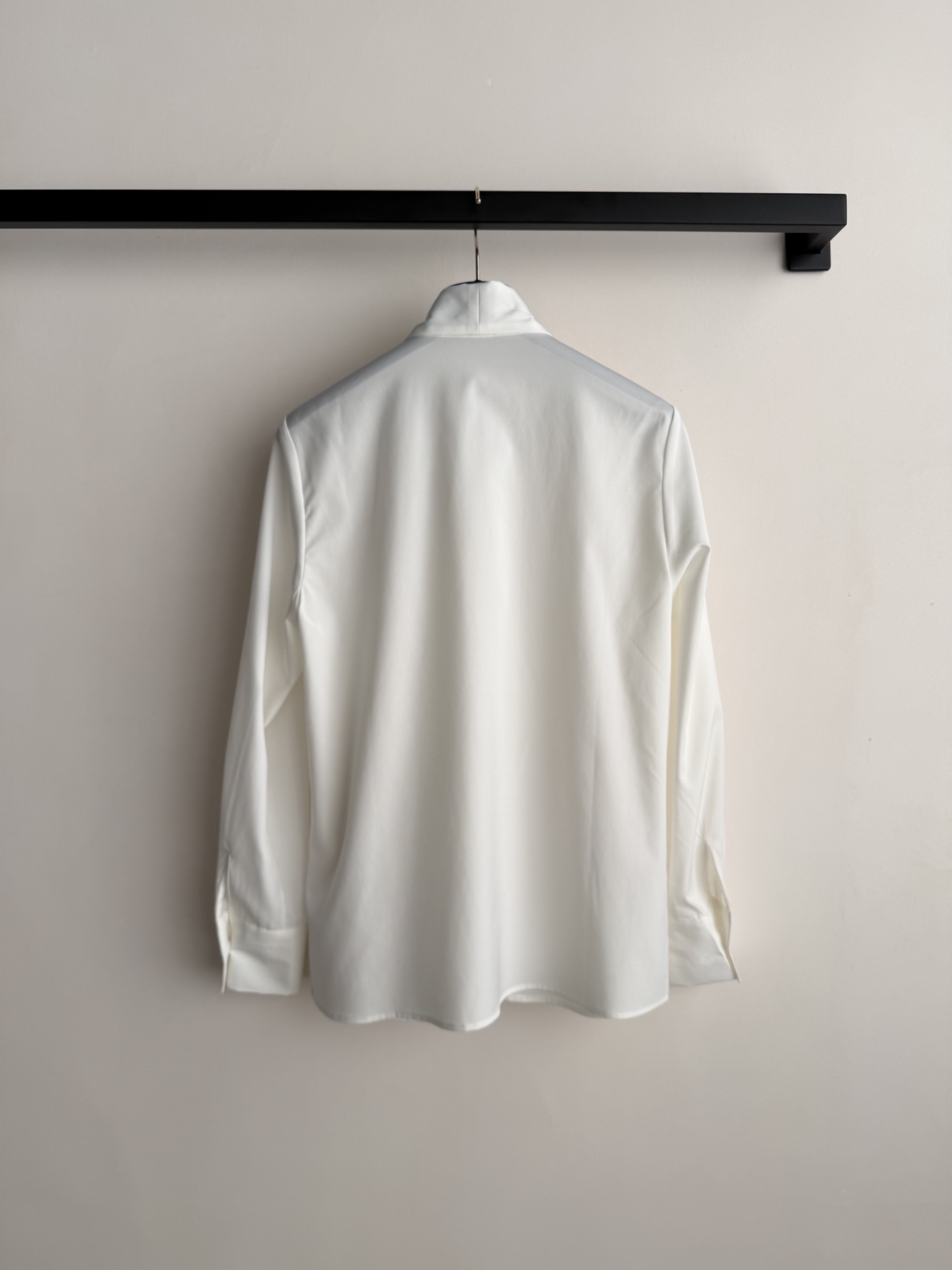 Louis Vuitton LV 루이비통 화이트 타이 디테일 소프트 코튼 셔츠 블라우스 의류