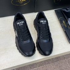 프라다(PRADA) 클래식 러닝 스니커즈 신발