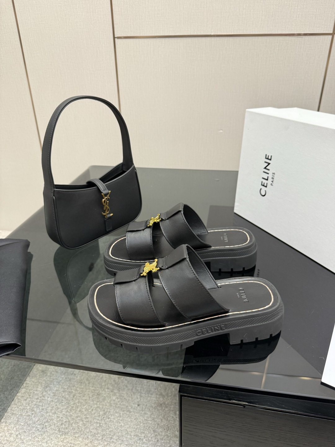 셀린느(CELINE) 빈티지 무드 샌들 신발