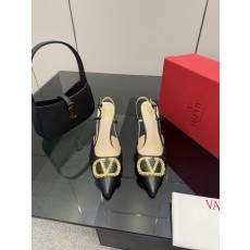 발렌티노(VALENTINO) 신상 리본 스트랩 펌프스 신발