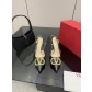 발렌티노(VALENTINO) 신상 리본 스트랩 펌프스 신발